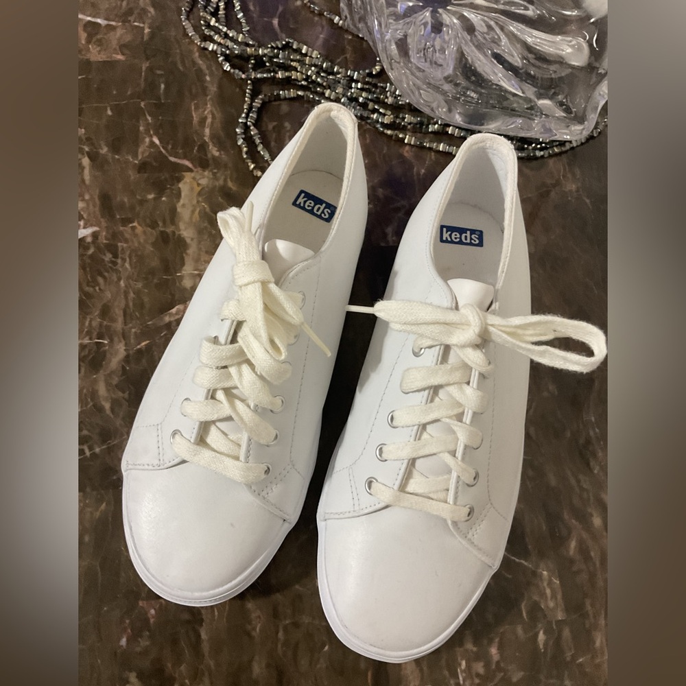 Keds Women's White Leather Kickstart Classic White Lace-Up Sneakers Like New